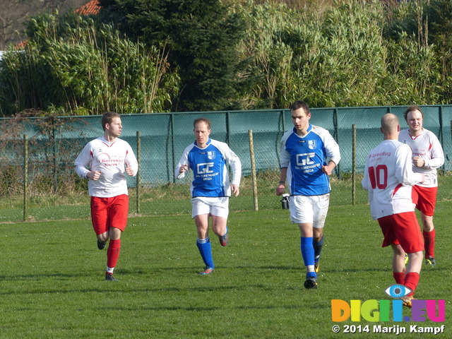 FZ002752 Pepijn voetballen